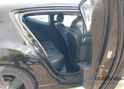 2013 Hyundai Veloster Turbo W/Black z USA, uszkodzony, nr VIN KMHTC6AE3DU178819